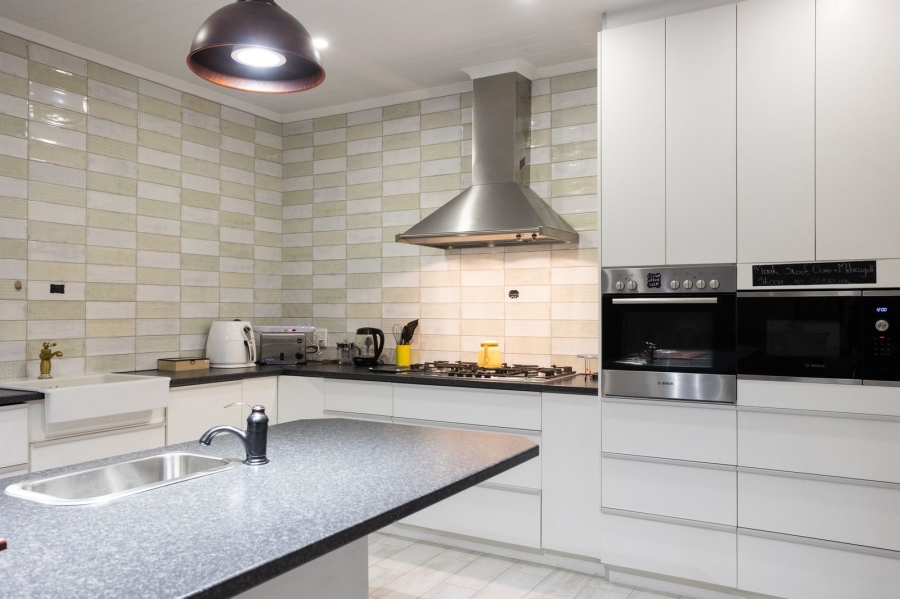 5 Bedroom Property for Sale in Franskraal Western Cape